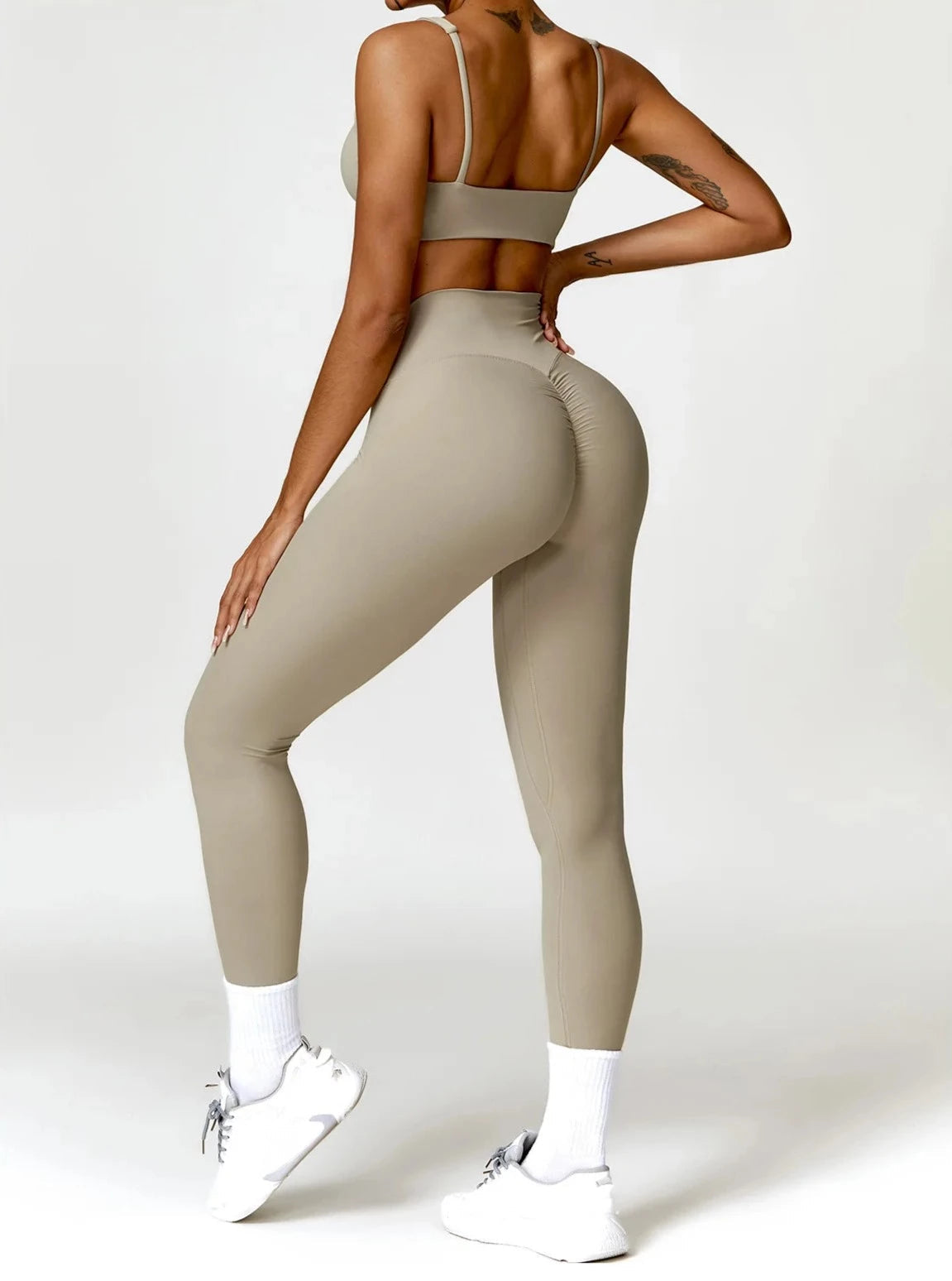 GLAMMOVE™ PERFORMANCE SET - LEGGINGS + TOP