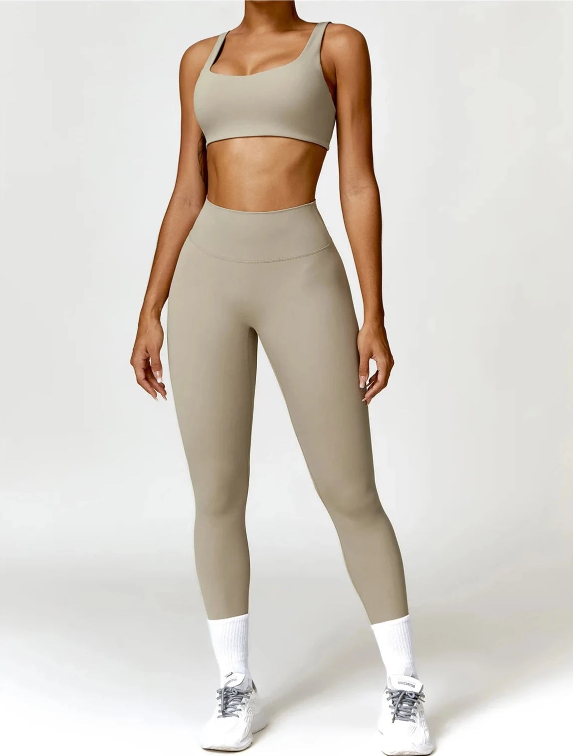 GLAMMOVE™ PERFORMANCE SET - LEGGINGS + TOP