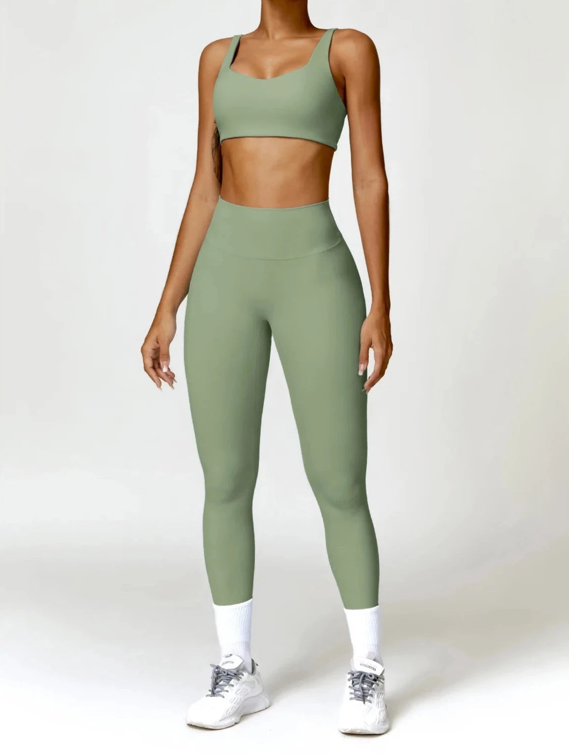 GLAMMOVE™ PERFORMANCE SET - LEGGINGS + TOP